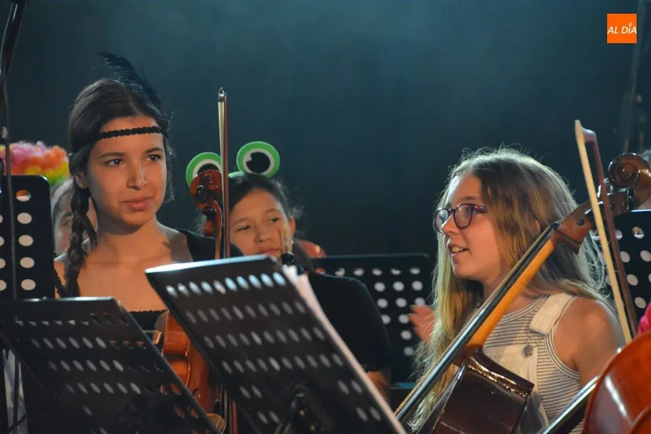 Foto 6 - La Escuela Municipal de Villamayor despide el curso con un gran show