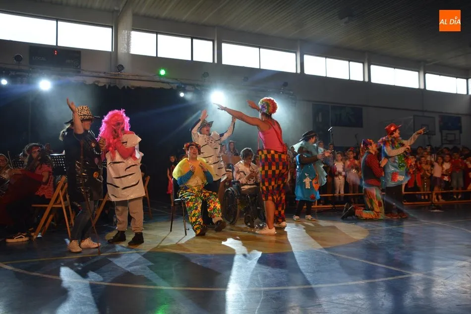 Foto 2 - La Escuela Municipal de Villamayor despide el curso con un gran show