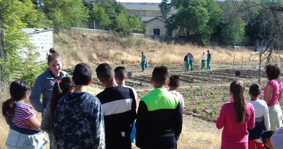 Foto 5 - Los ni&ntilde;os de El Puente cierran las visitas escolares al huerto de C&aacute;ritas  