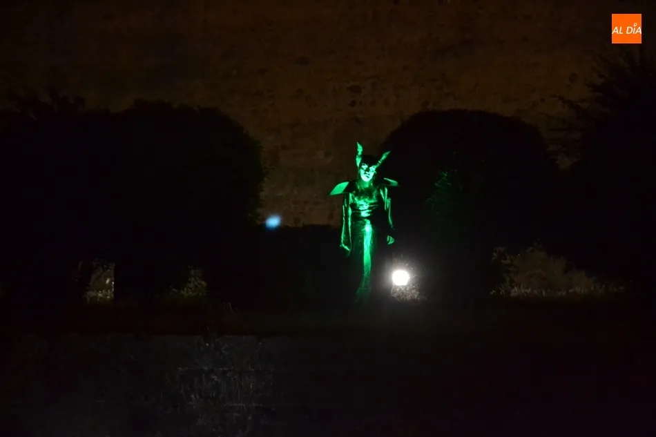 Foto 4 - Un centenar de personas toma parte en el arranque del fin de semana maldito  
