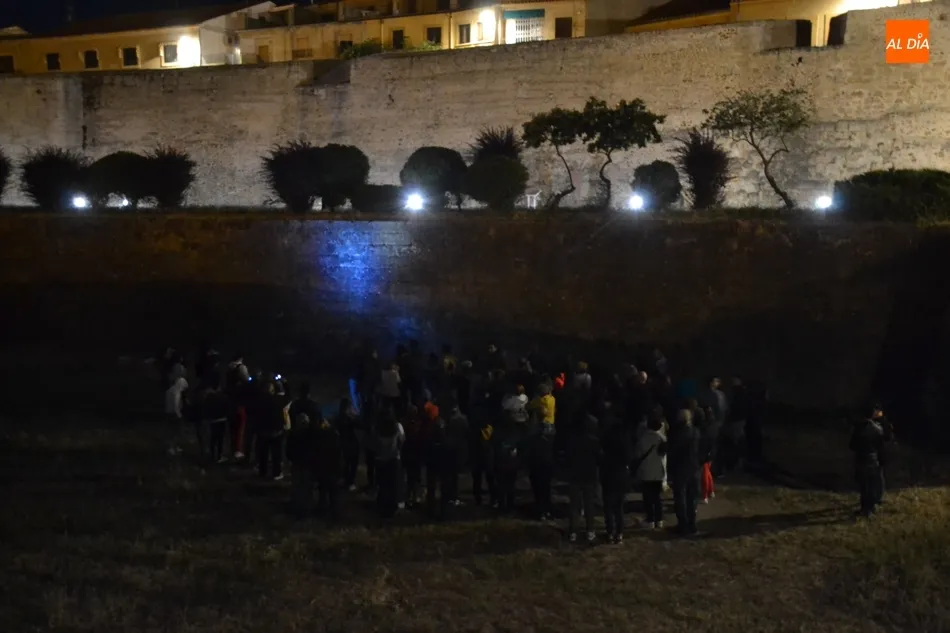Foto 3 - Un centenar de personas toma parte en el arranque del fin de semana maldito  