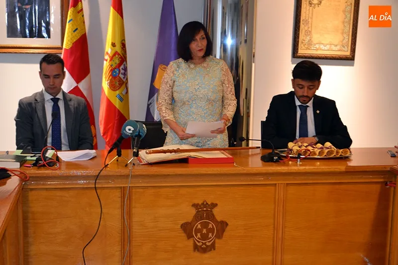 Foto 4 - Carmen &Aacute;vila toma posesi&oacute;n como alcaldesa de Pe&ntilde;aranda ofreciendo dialogo a un renovado...