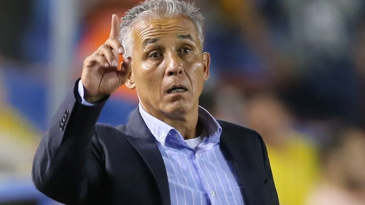 Sergio Bueno da instrucciones / ESPN