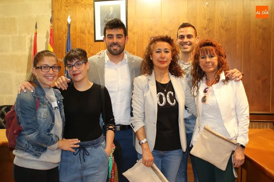 Foto 5 - Concepci&oacute;n Migu&eacute;lez recupera la alcald&iacute;a de Alba de Tormes