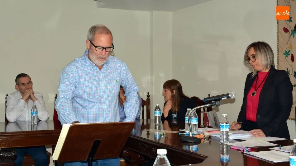 Foto 9 - Carlos Pedraz toma posesi&oacute;n de la Alcad&iacute;a &ldquo;tendiendo la mano&rdquo; a todos los ediles del...