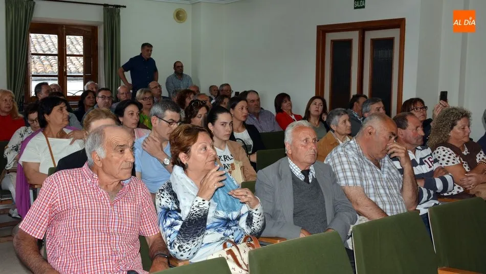 Foto 8 - Carlos Pedraz toma posesi&oacute;n de la Alcad&iacute;a &ldquo;tendiendo la mano&rdquo; a todos los ediles del...