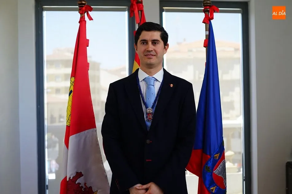 Foto 11 - Roberto Mart&iacute;n es investido alcalde de Guijuelo