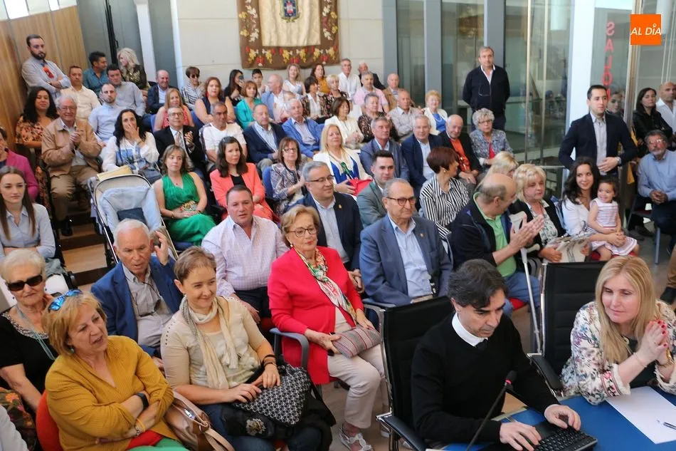 Foto 6 - Roberto Mart&iacute;n es investido alcalde de Guijuelo