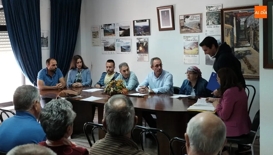 Momento del desarrollo de la elección de alcalde de Vilvestre / CURRO MESA