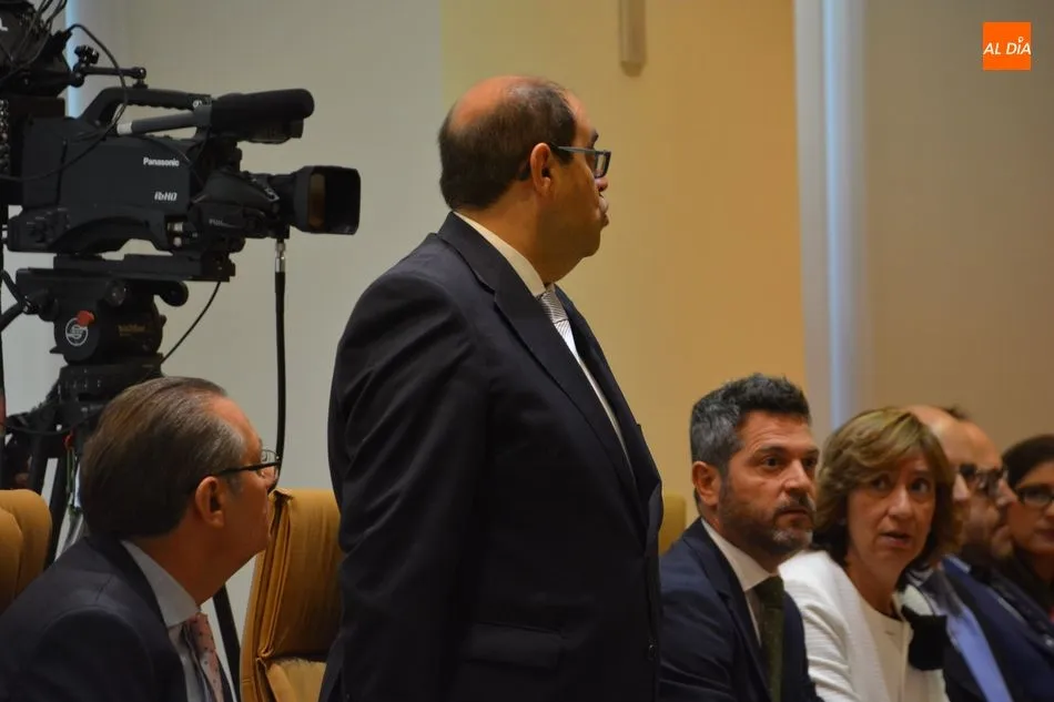 Foto 5 - &ldquo;Los salmantinos nos han encargado que gobernemos desde el di&aacute;logo y el consenso&rdquo;