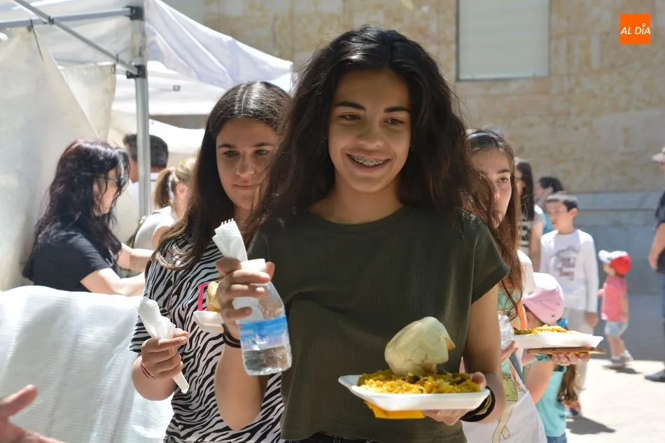 Foto 8 - Ambiente festivo y buen yantar en el Colegio San Agust&iacute;n