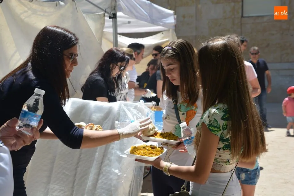 Foto 7 - Ambiente festivo y buen yantar en el Colegio San Agust&iacute;n