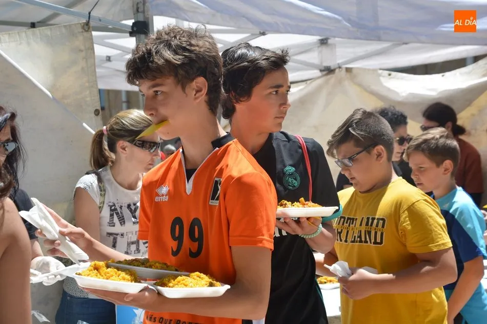 Foto 4 - Ambiente festivo y buen yantar en el Colegio San Agust&iacute;n