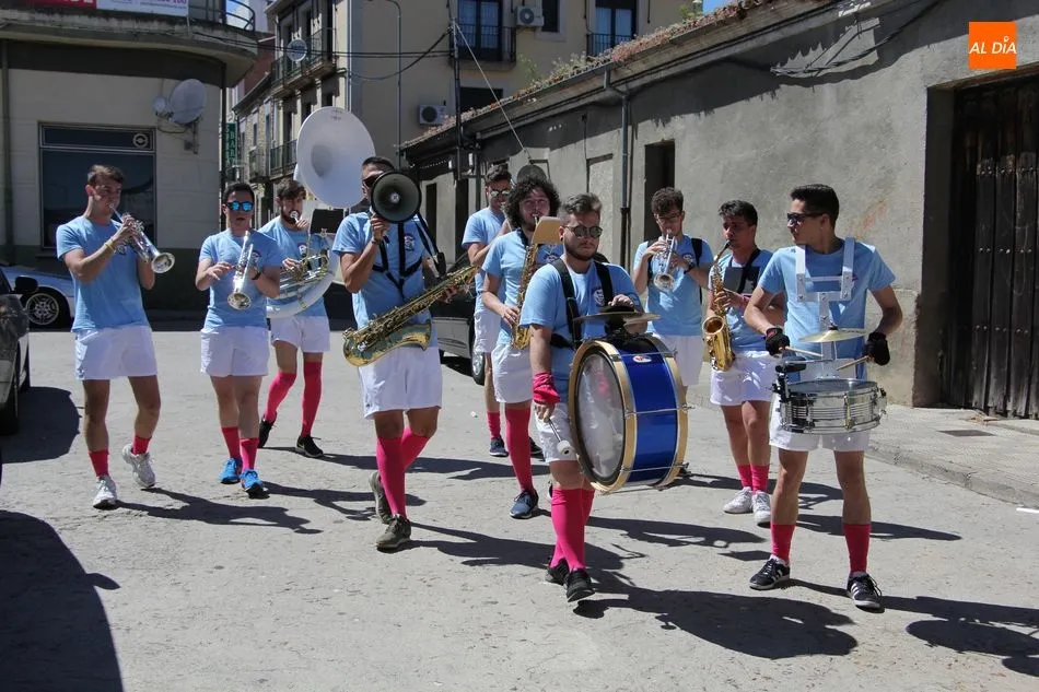Foto 5 - La pe&ntilde;a &lsquo;La Trompa&rsquo; celebra su d&eacute;cimo aniversario con una gran paella  