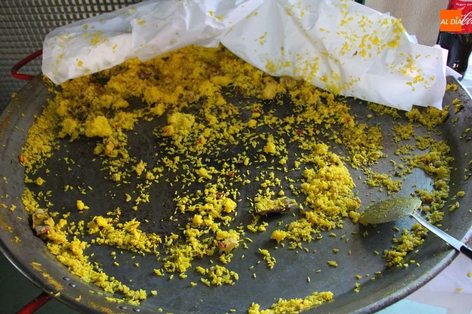 Foto 2 - La pe&ntilde;a &lsquo;La Trompa&rsquo; celebra su d&eacute;cimo aniversario con una gran paella  