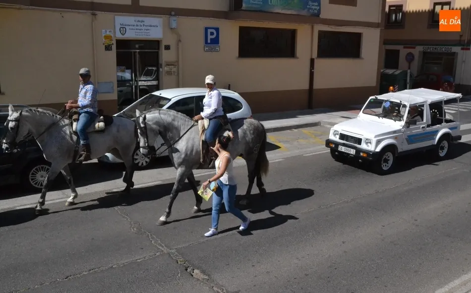 Foto 5 - Los romeros acercan la Virgen Morena al n&uacute;cleo urbano de la ciudad  