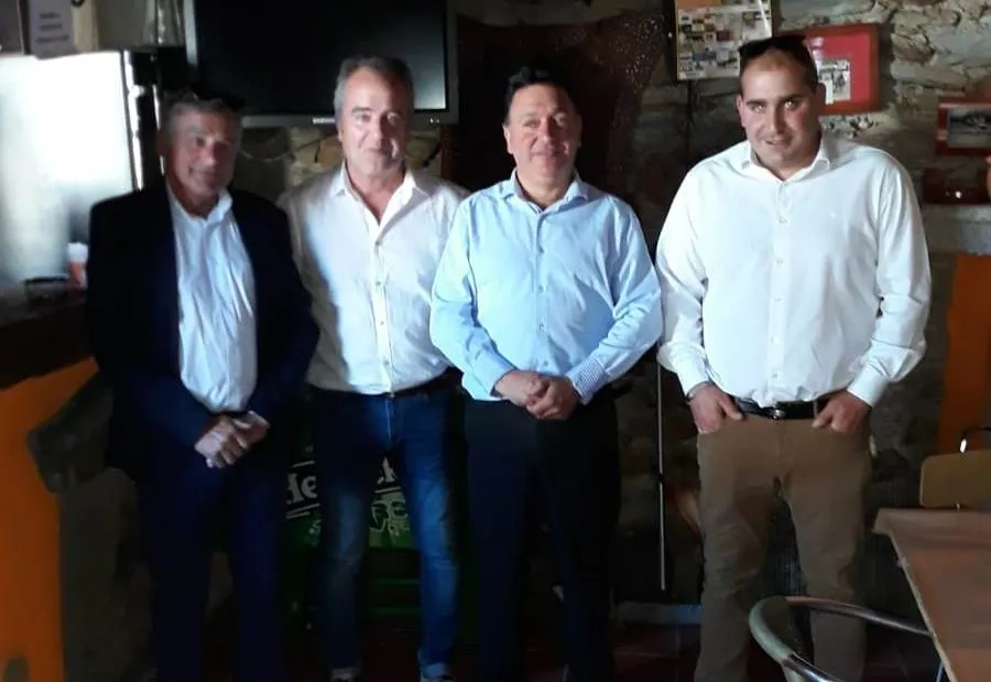 Foto 3 - Germ&aacute;n Florindo cede tras 24 a&ntilde;os el bast&oacute;n de mando de &Aacute;gueda a Alfonso P&eacute;rez  