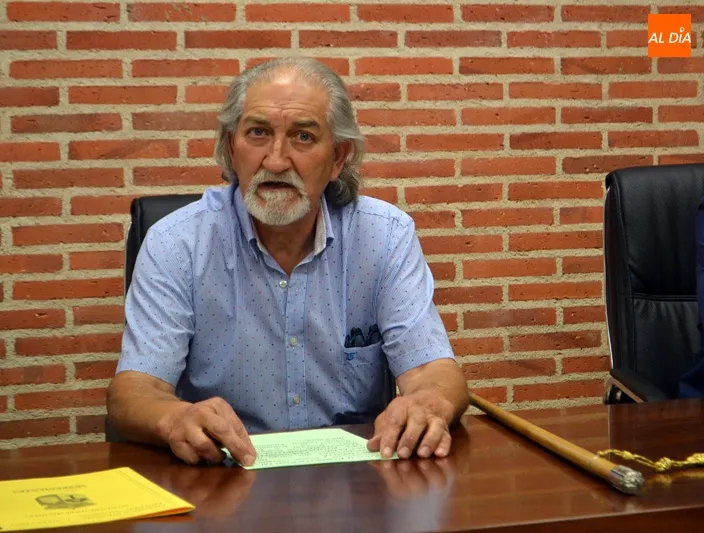Foto 8 - El socialista Antonio M&eacute;ndez toma posesi&oacute;n de su cargo como alcalde de Macotera, buscando el...