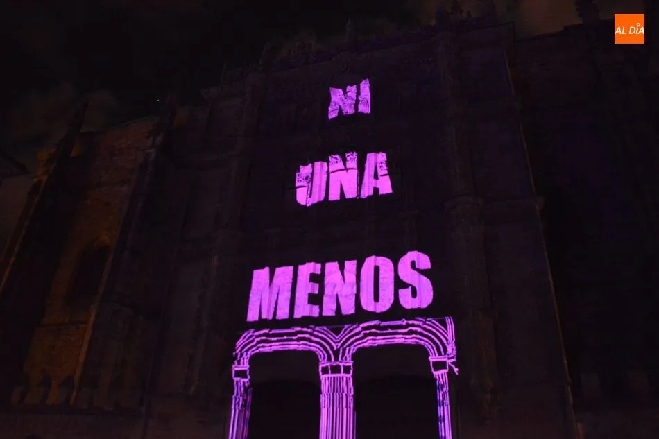Foto 2 - La portada de la fachada de la Universidad, un lienzo &uacute;nico de Luz y Vanguardias