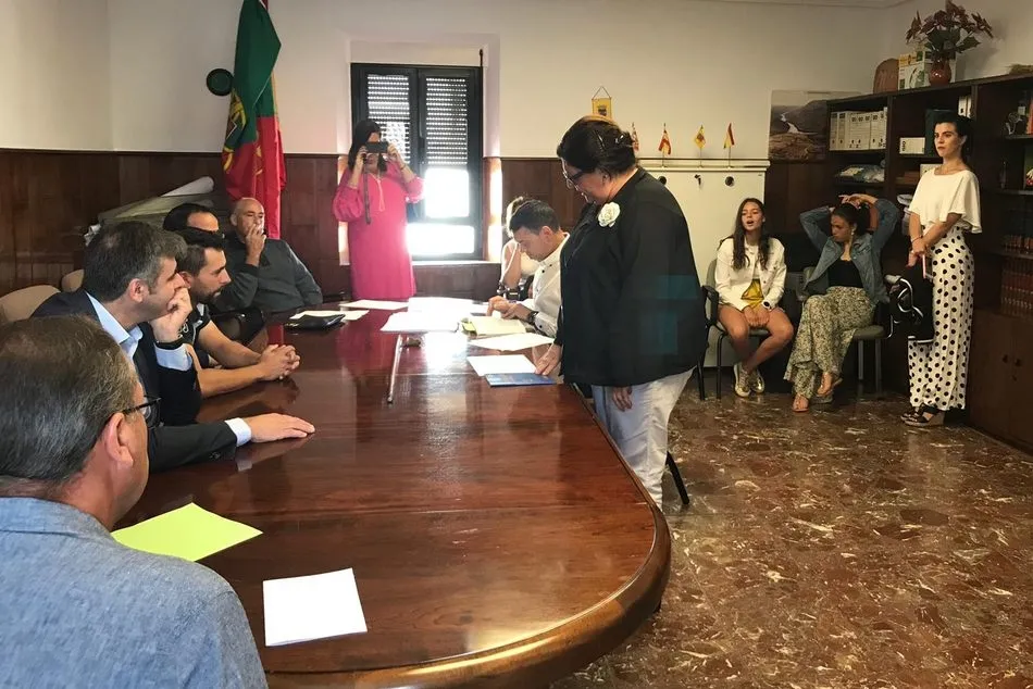 Foto 3 - Mar&iacute;a de la Encarnaci&oacute;n Quir&oacute;s toma el bast&oacute;n de mando municipal en Saucelle  