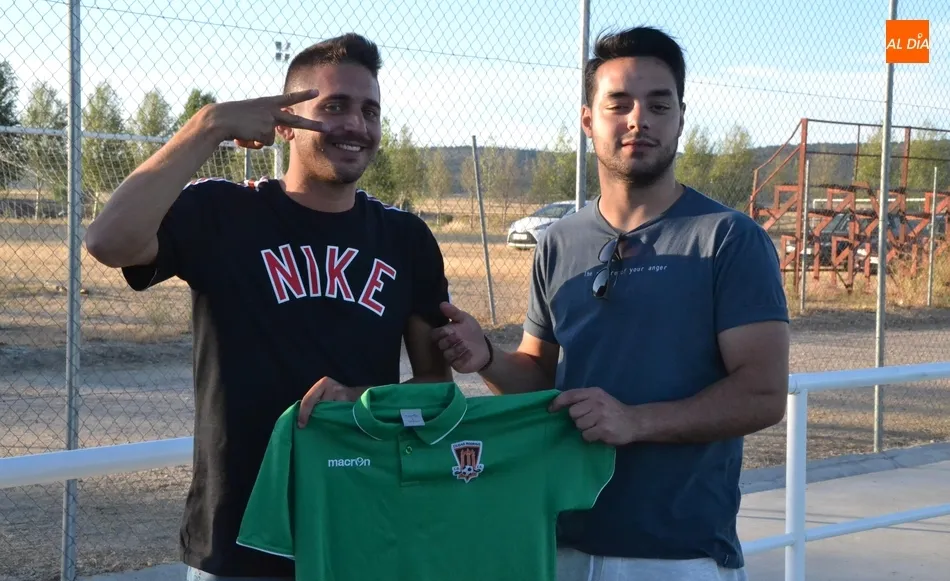 Foto 5 - La familia del Ciudad Rodrigo CF despide la temporada con una jornada de fiesta  