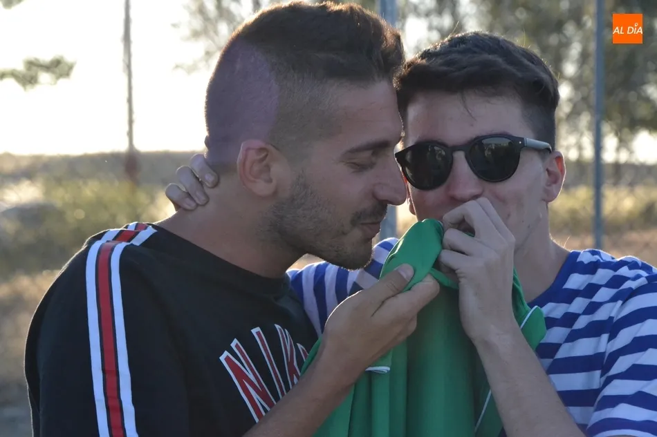 Foto 4 - La familia del Ciudad Rodrigo CF despide la temporada con una jornada de fiesta  