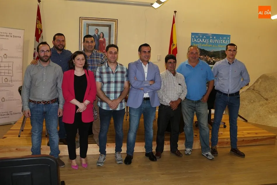 Foto 4 - San Esteban de la Sierra vuelve a contar con Antonio Labrador como alcalde