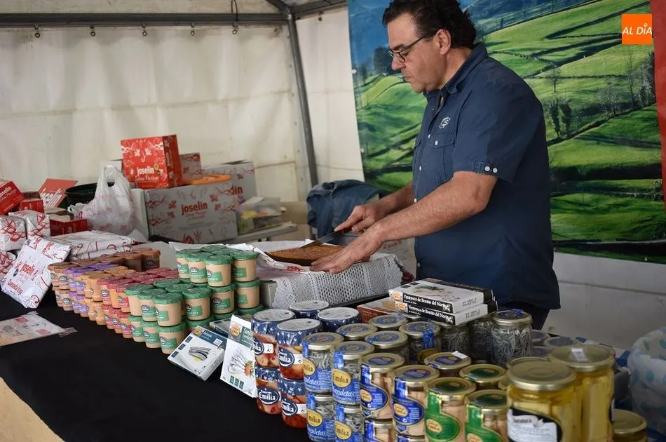 Foto 5 - La Feria de Artesan&iacute;a y Alimentaci&oacute;n re&uacute;ne a cincuenta expositores en la villa ducal