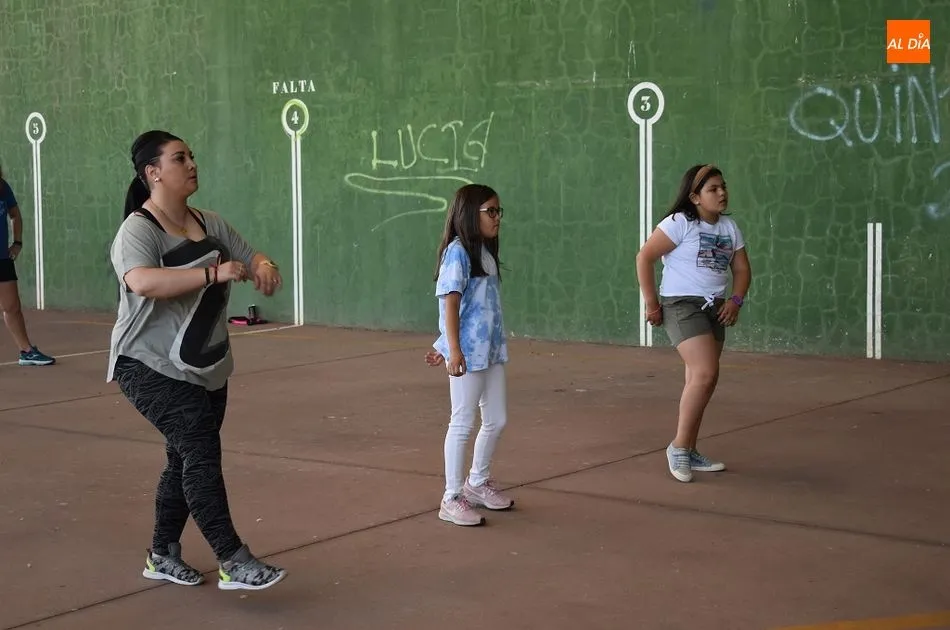 Foto 5 - Fiestas a ritmo de zumba y orquesta Lokura