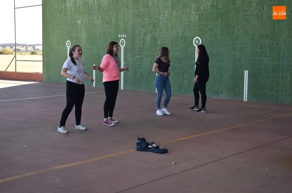 Foto 3 - Fiestas a ritmo de zumba y orquesta Lokura
