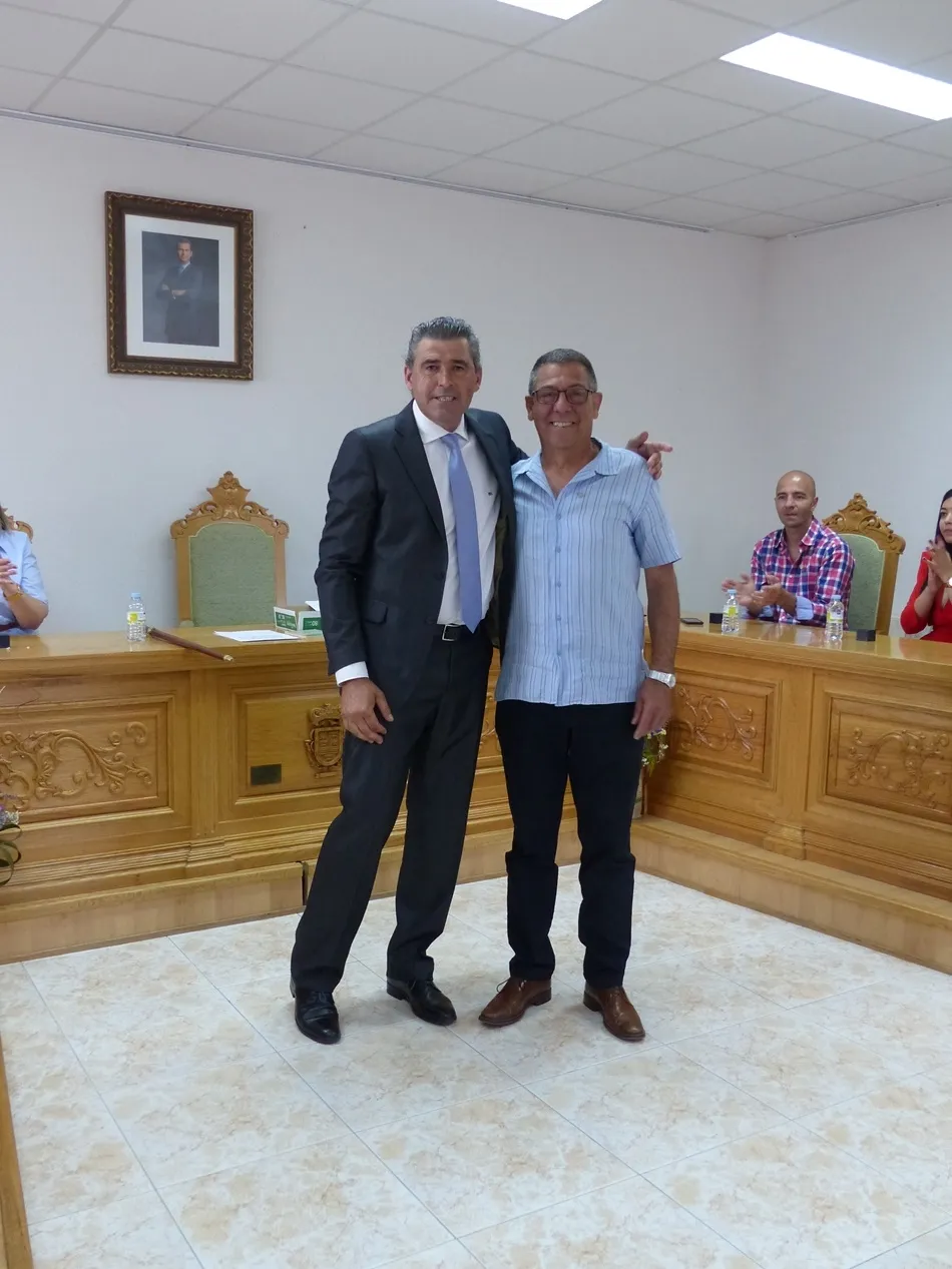 Foto 11 - Juli&aacute;n Barrera toma posesi&oacute;n como alcalde de Villoria