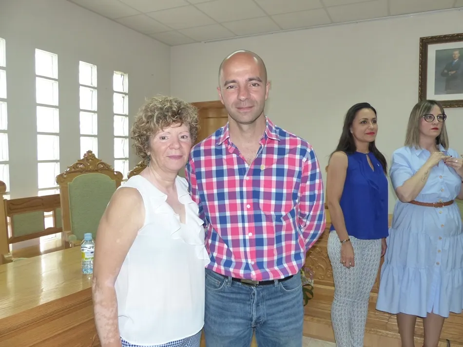 Foto 9 - Juli&aacute;n Barrera toma posesi&oacute;n como alcalde de Villoria