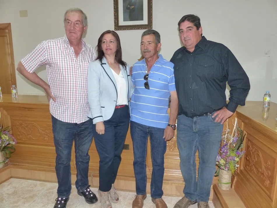 Foto 3 - Juli&aacute;n Barrera toma posesi&oacute;n como alcalde de Villoria