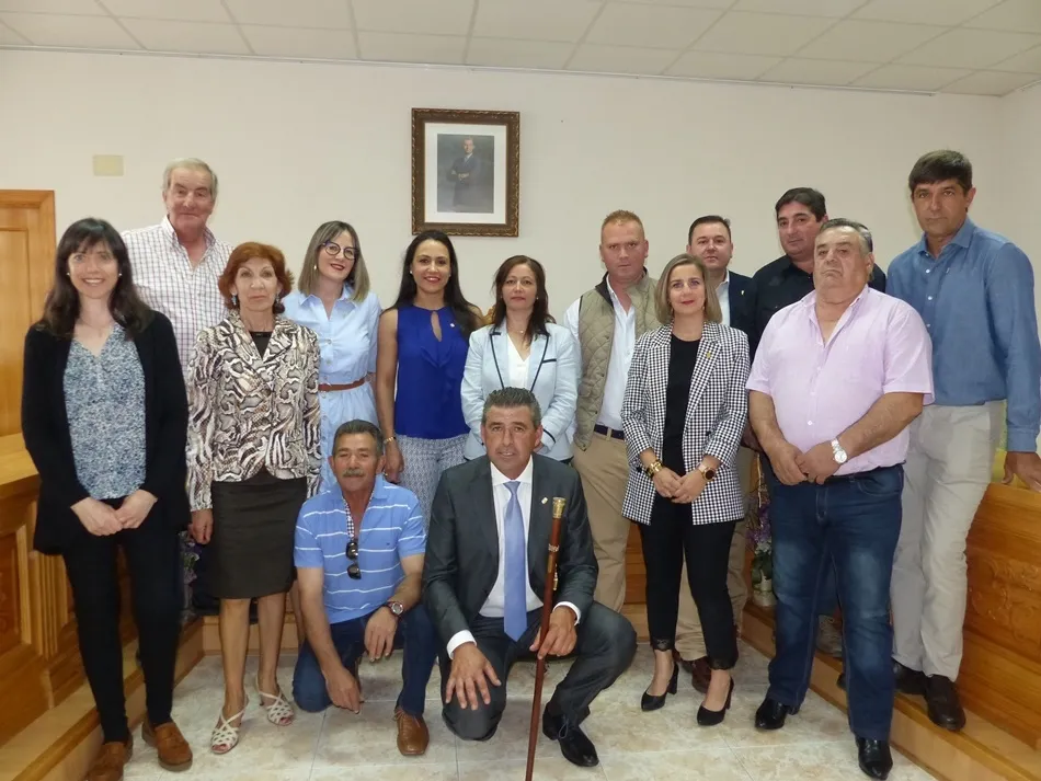 Foto 2 - Juli&aacute;n Barrera toma posesi&oacute;n como alcalde de Villoria