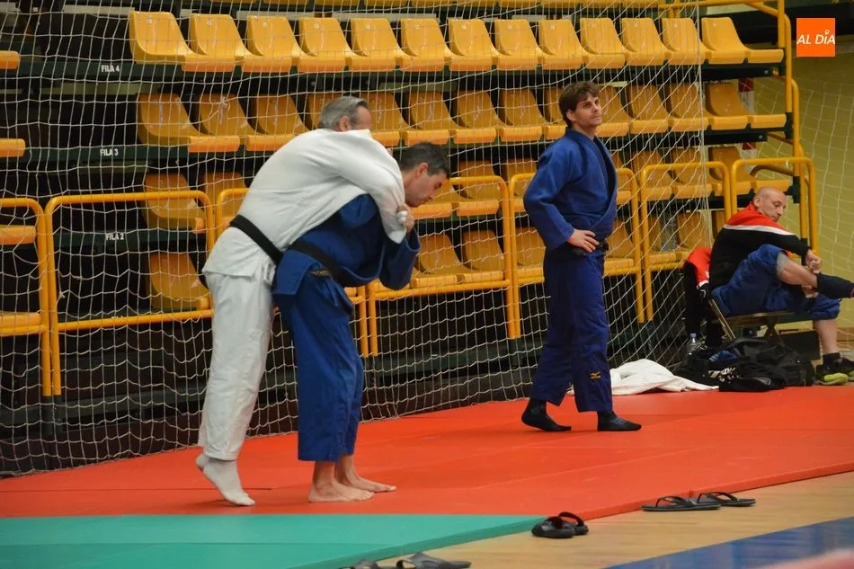 Foto 2 - Los judokas m&aacute;s veteranos ponen sus habilidades a prueba en Salamanca