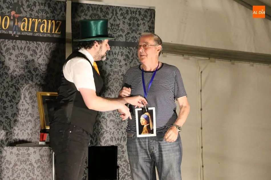 Foto 10 - Nano Arranz pone un excelente broche a las fiestas de El Milano con su show de magia y humor  