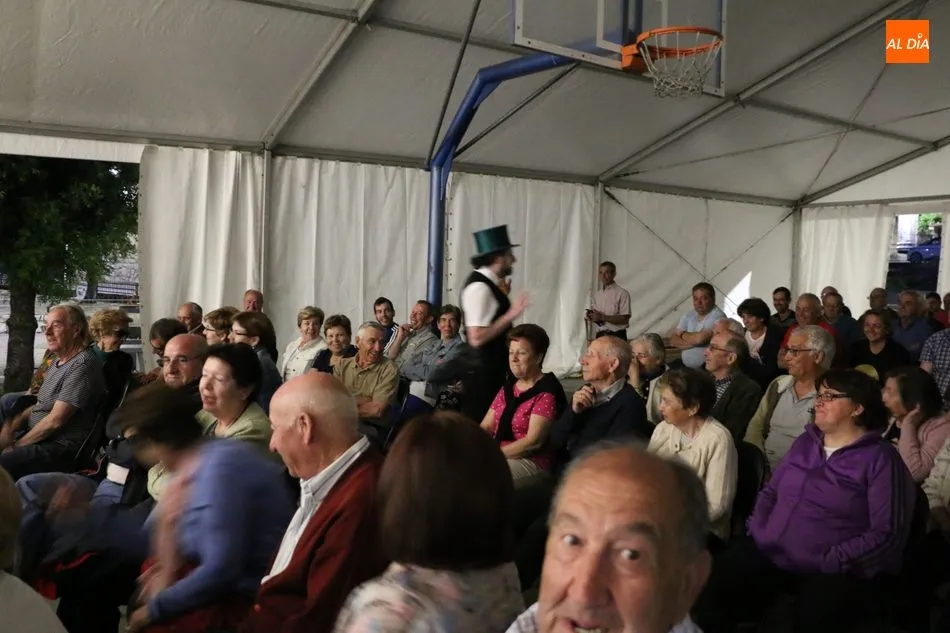 Foto 8 - Nano Arranz pone un excelente broche a las fiestas de El Milano con su show de magia y humor  