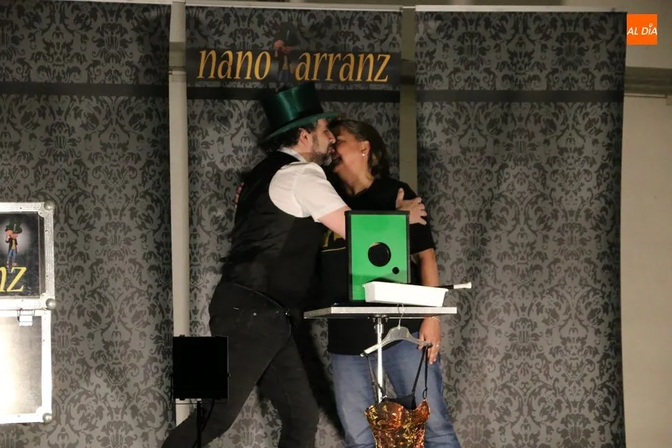Foto 6 - Nano Arranz pone un excelente broche a las fiestas de El Milano con su show de magia y humor  