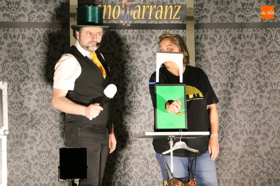 Foto 5 - Nano Arranz pone un excelente broche a las fiestas de El Milano con su show de magia y humor  