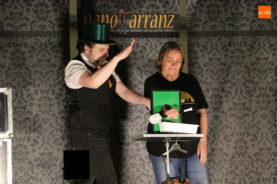 Foto 3 - Nano Arranz pone un excelente broche a las fiestas de El Milano con su show de magia y humor  
