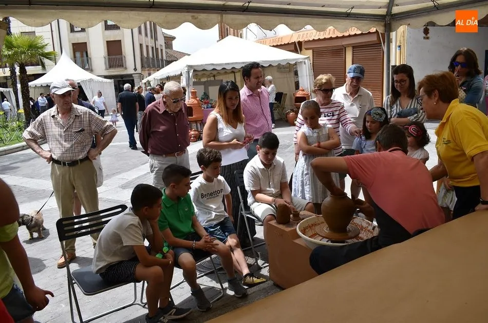Foto 8 - Demostraci&oacute;n de elaboraci&oacute;n de piezas de barro al torno