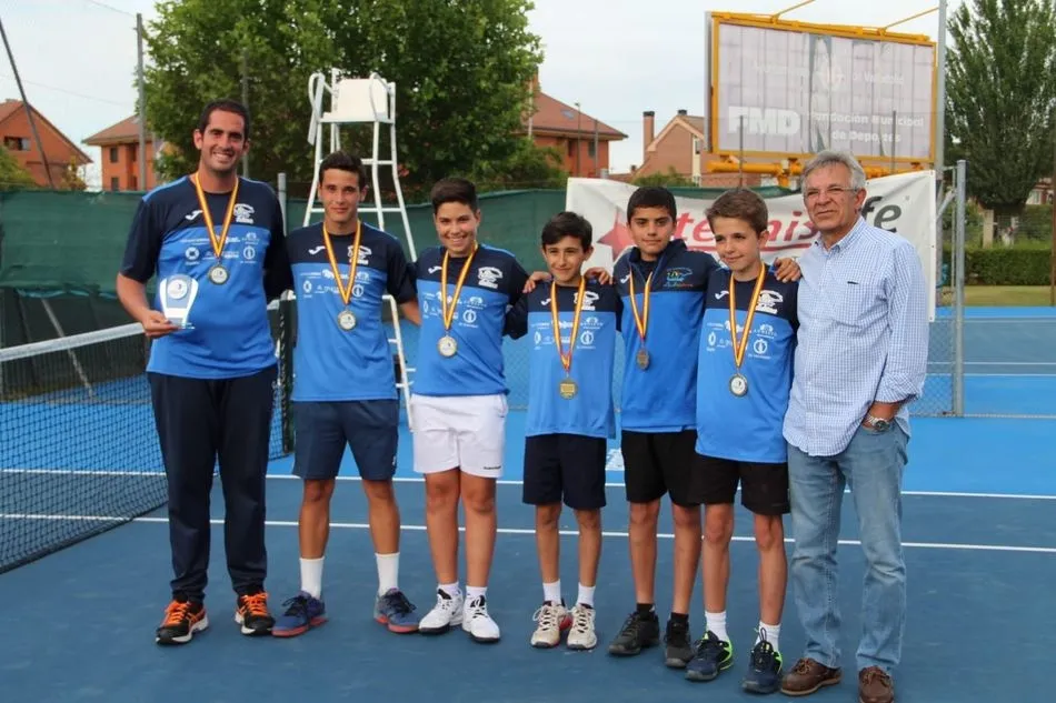 Otro nuevo éxito del Club de Tenis Alba de Tormes
