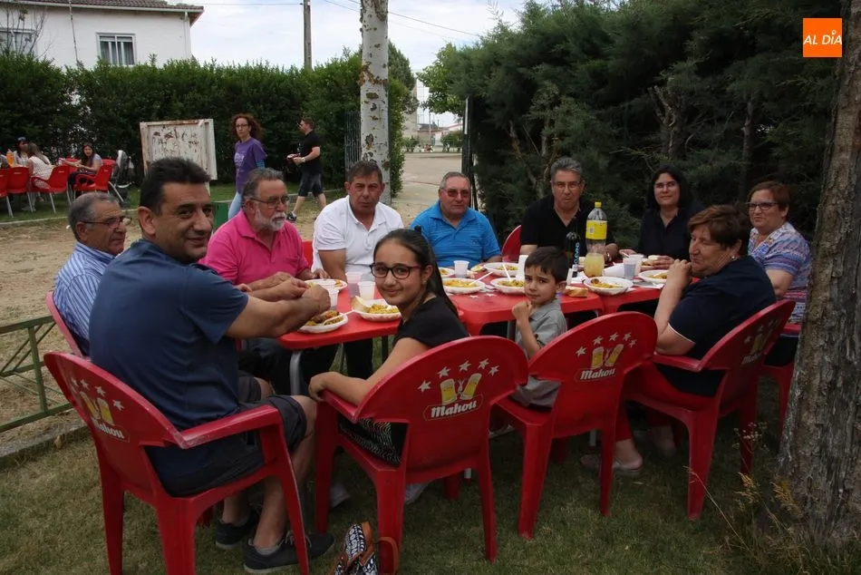 Foto 3 - En Boada enfilan la recta final de las fiestas con una exquisita paella  