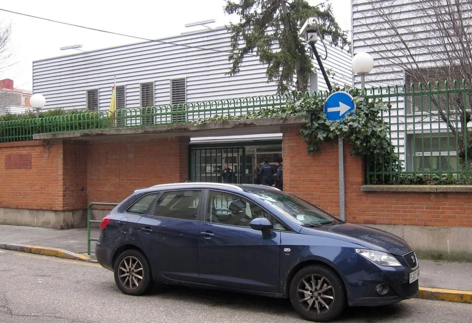 Investigan en Valladolid a dos policías nacionales por allanar la morada de un detenido y quedarse ...