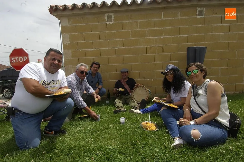 Foto 6 - Una paella de confraternizaci&oacute;n cierra las fiestas de Mart&iacute;n de Yeltes  