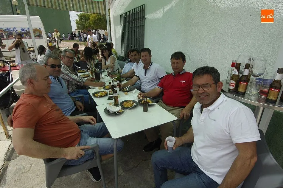Foto 3 - Una paella de confraternizaci&oacute;n cierra las fiestas de Mart&iacute;n de Yeltes  