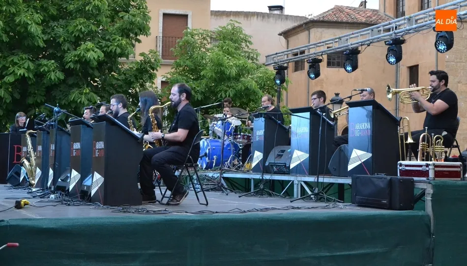 Foto 10 - El nuevo Equipo de Gobierno &lsquo;debuta&rsquo; en el concierto de la Barahona Big Band  