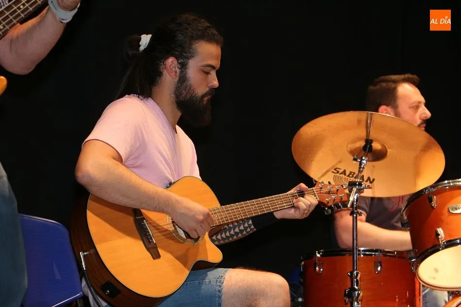 Foto 6 - Los alumnos de combo y guitarra abren la semana de audiciones