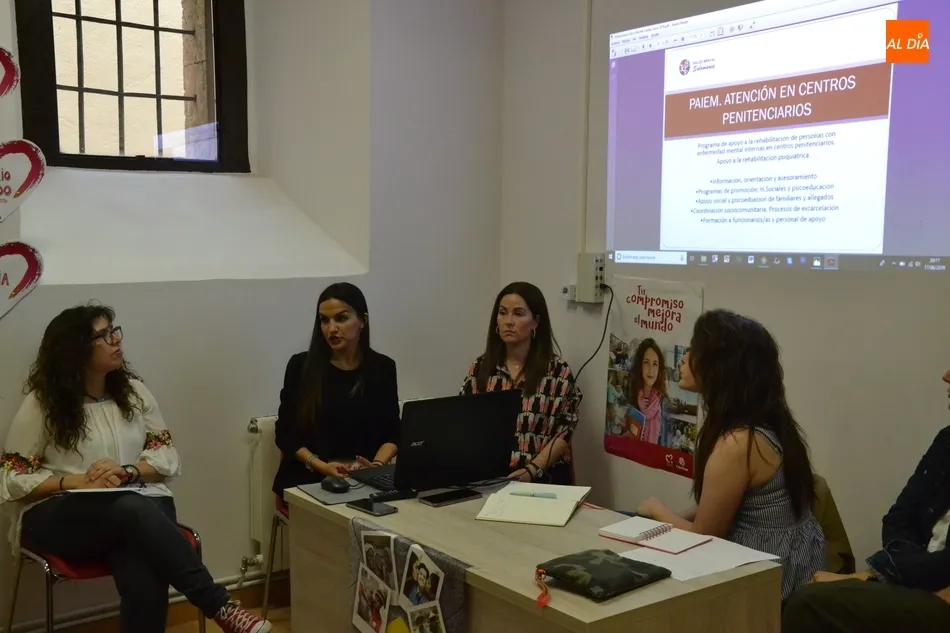 Foto 4 - Una mesa redonda sobre salud y bienestar da inicio a la Semana de la Caridad 2019  