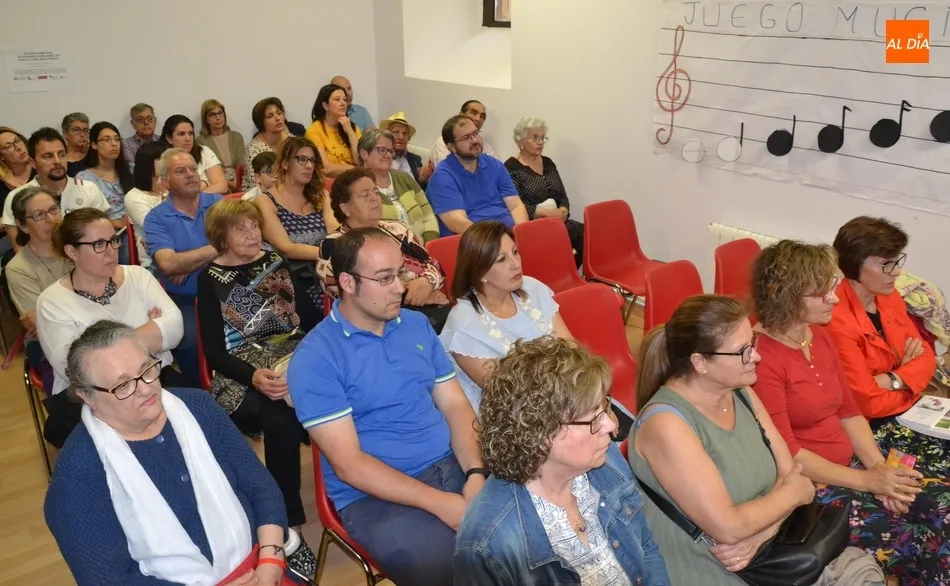 Foto 5 - Una mesa redonda sobre salud y bienestar da inicio a la Semana de la Caridad 2019  